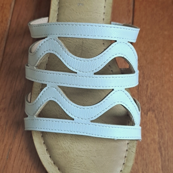 Kelly and Katie sandals size 7 - Picture 2 of 5